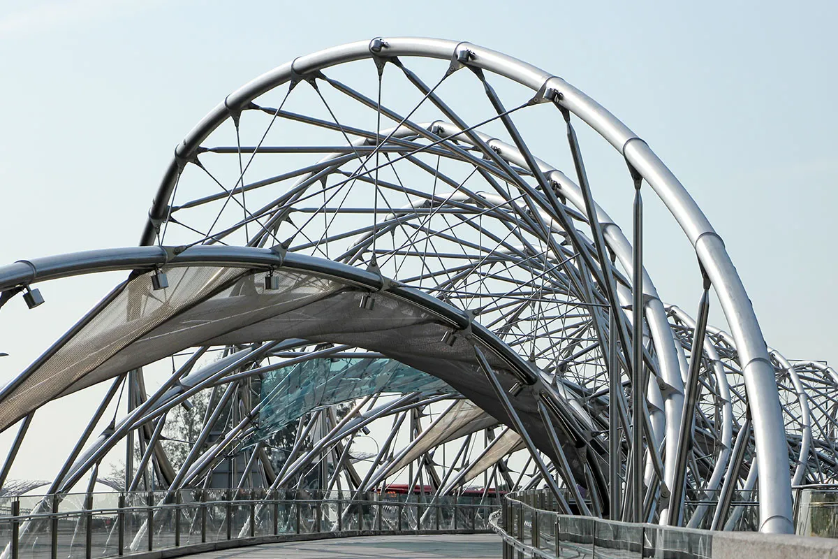 Curved steel tube structure of a pedestrian bridge